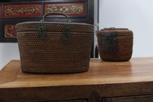 Load image into Gallery viewer, Vintage handmade willow teapot basket 
