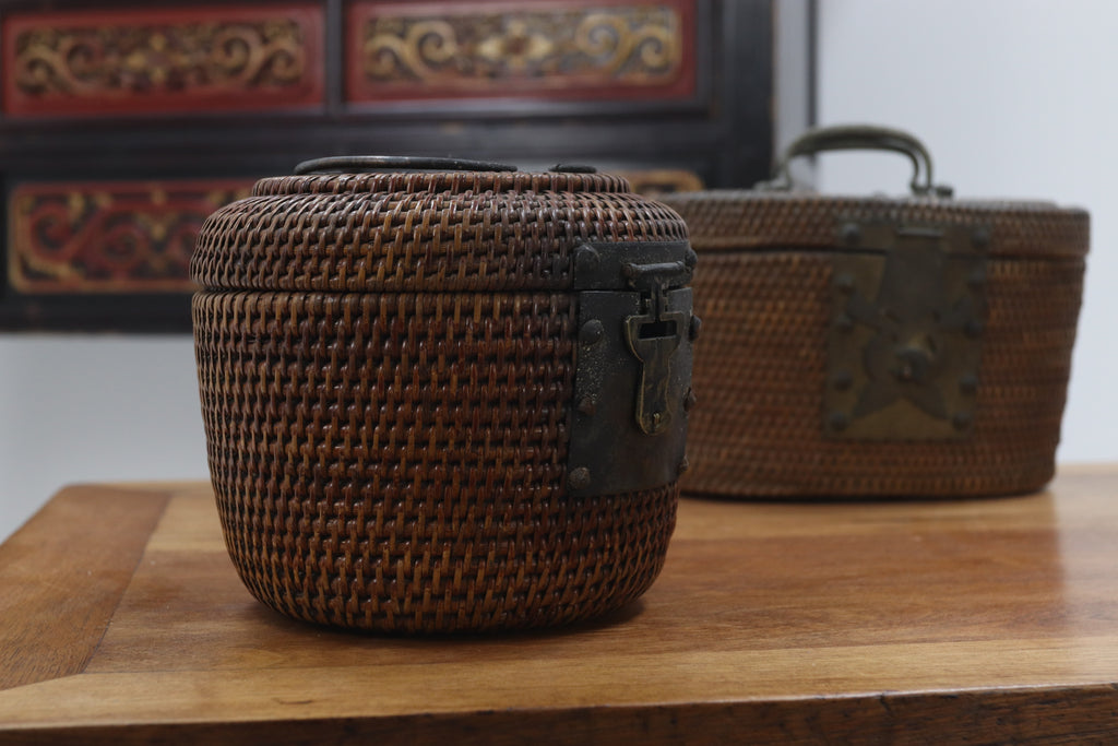 Vintage handmade willow teapot basket 
