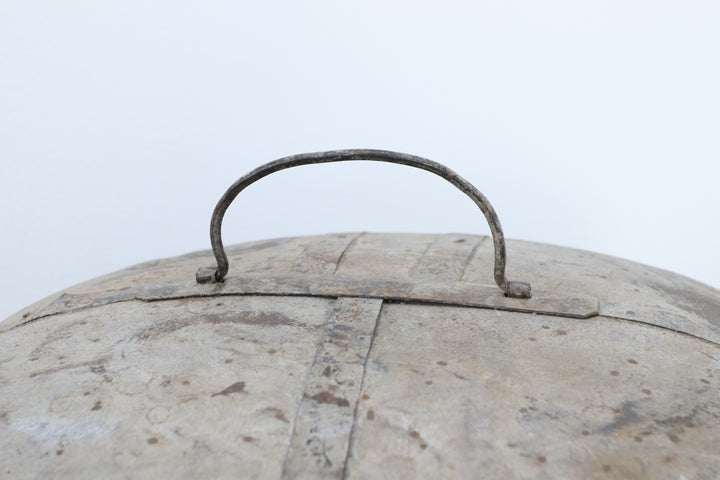 Vintage Oriental Small Metal Container