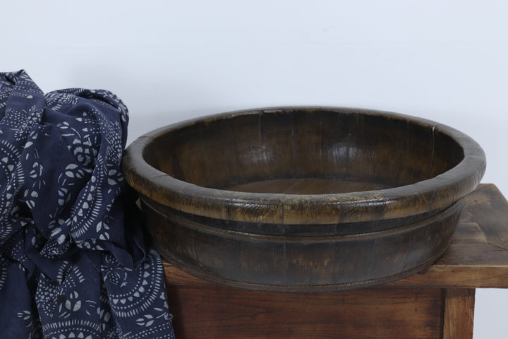 Handmade late 19th century chinese wash bowl
