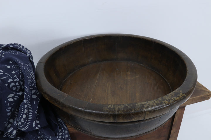 Handmade late 19th century chinese wash bowl
