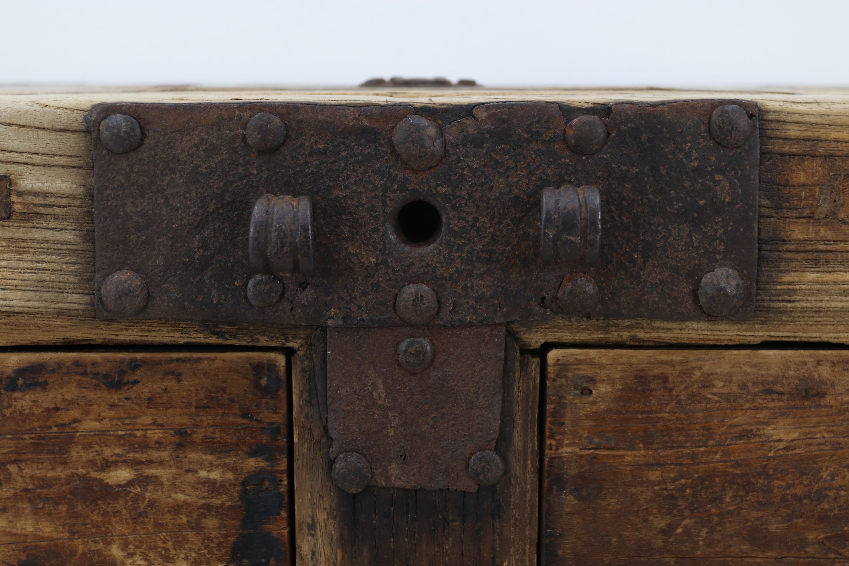 Early 19th Century Chinese Elm Shop Counter with 4 Drawers – Apeman ...