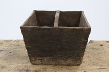 Load image into Gallery viewer, Vintage wooden paddy trug 