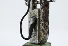Load image into Gallery viewer, Vintage green table lamp 