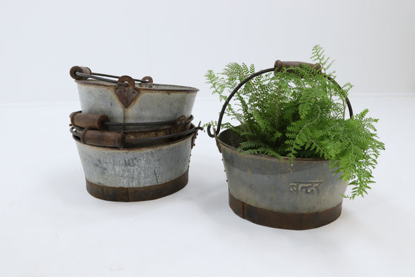 Metal Tub Planter With Wooden Handle